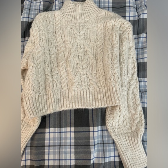 Mango Cropped Sweater - Picture 4 of 5